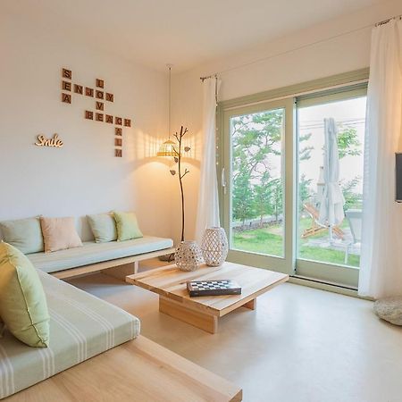 Sea And Sun Luxury Pools' Villas Хорефто Экстерьер фото