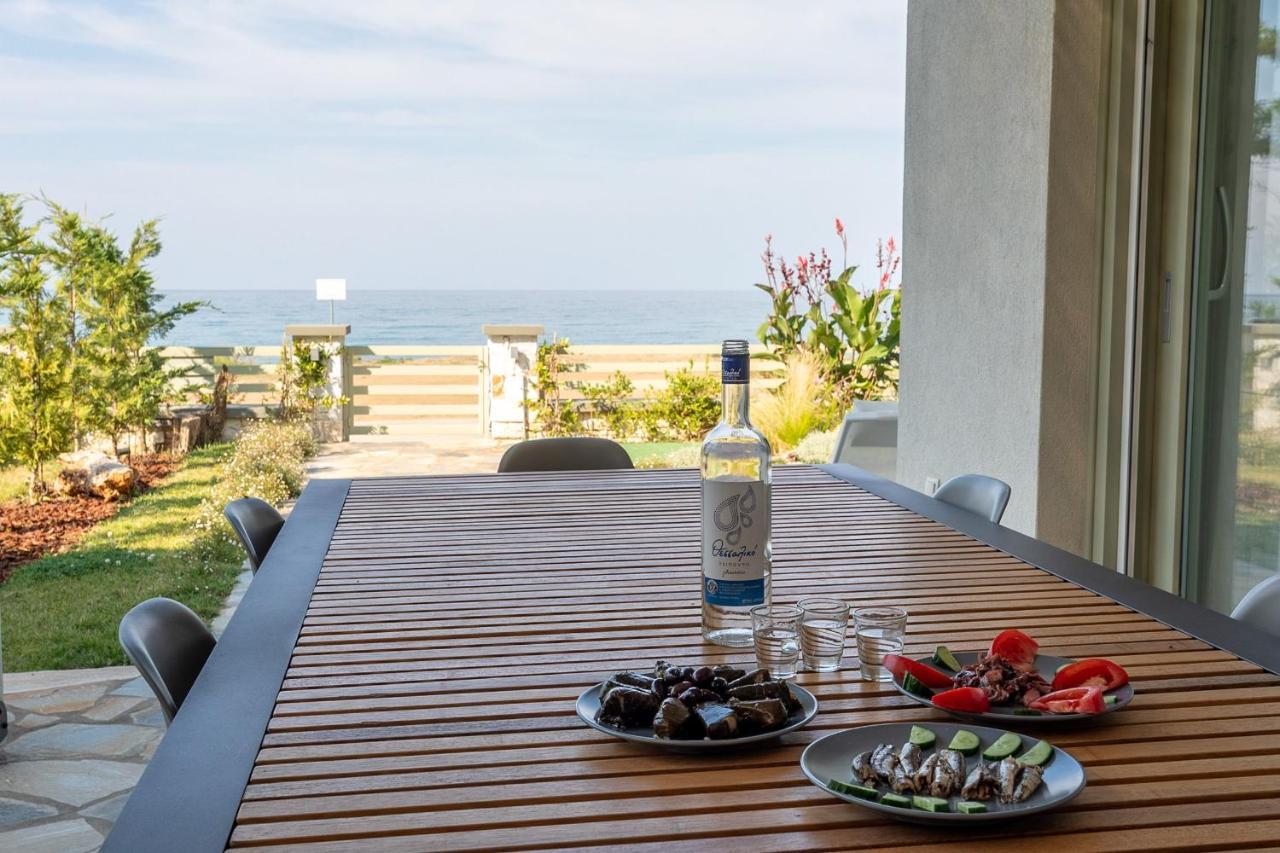 Sea And Sun Luxury Pools' Villas Хорефто Экстерьер фото