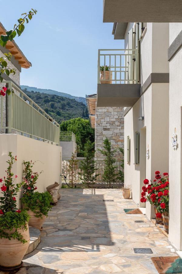 Sea And Sun Luxury Pools' Villas Хорефто Экстерьер фото