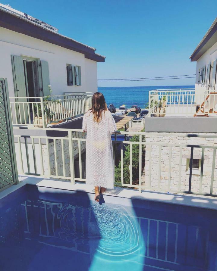 Sea And Sun Luxury Pools' Villas Хорефто Экстерьер фото